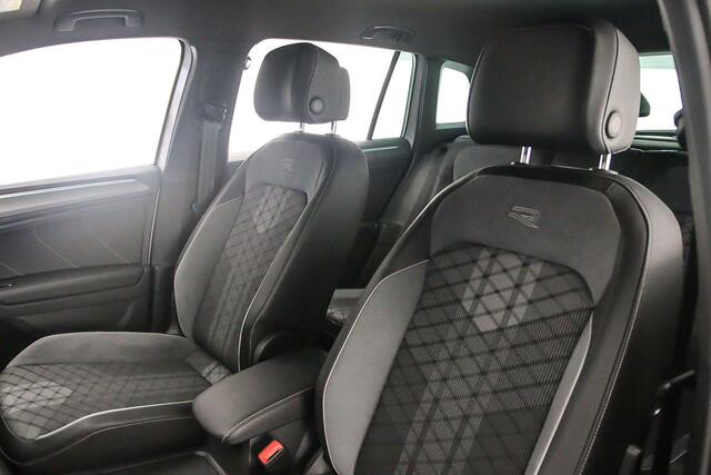 Volkswagen TIGUAN R-Line Business 1.4 TSI eHybrid 245pk DSG Automaat Achteruitrijcamera, Navigatie, Elektrische achterklep, Adaptive cruise control, App connect, LED verlichting, Keyless start/entry