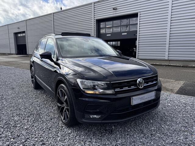 Volkswagen TIGUAN 1.4 TSI ACT Highline DSG Pano|Camera|Navi|ACC Zwart!