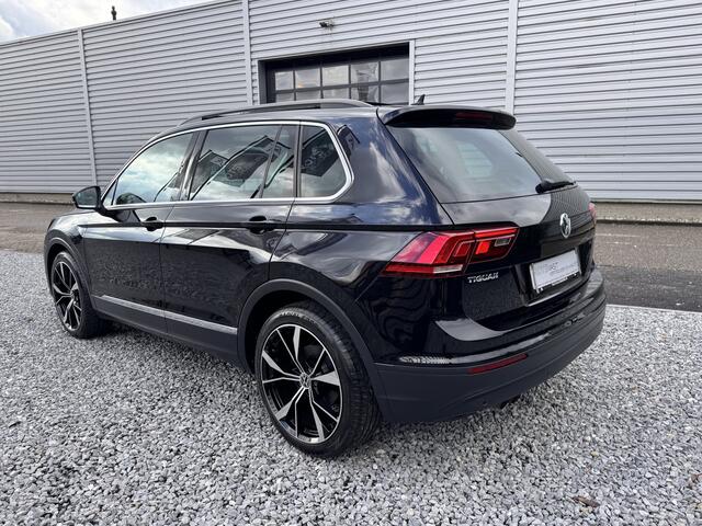 Volkswagen TIGUAN 1.4 TSI ACT Highline DSG Pano|Camera|Navi|ACC Zwart!