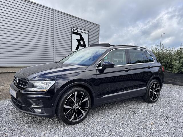 Volkswagen TIGUAN 1.4 TSI ACT Highline DSG Pano|Camera|Navi|ACC Zwart!
