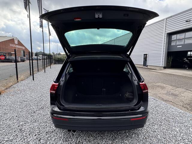 Volkswagen TIGUAN 1.4 TSI ACT Highline DSG Pano|Camera|Navi|ACC Zwart!