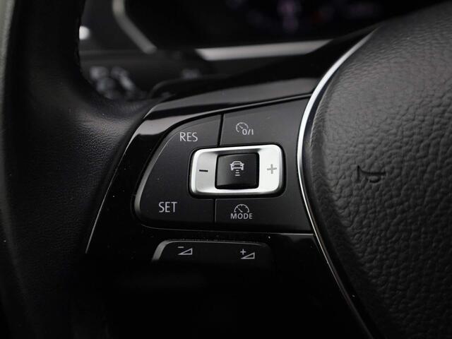 Volkswagen TIGUAN 1.4TSI/150PK ACT Highline DSG · Panoramadak · Navigatie · Parkeersensoren + rondom zichtcamera