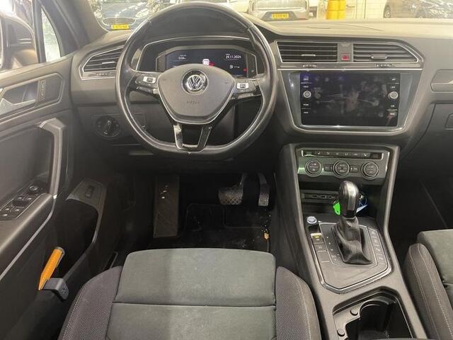 Volkswagen TIGUAN 1.5 TSI HL Bus R 7p. | Pano | Camera | Trekhaak |