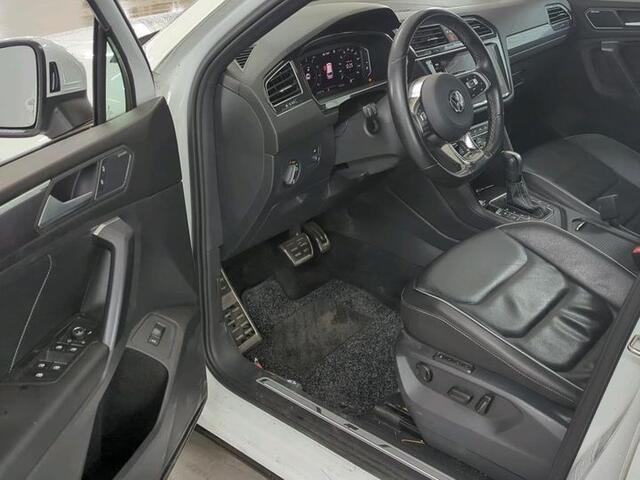 Volkswagen TIGUAN 1.5 TSI HL Bus R 7p. | Pano | Dynn | Camera | Trekhaak