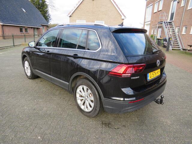 Volkswagen TIGUAN 1.5 TSI Comfortline Business * Rijklaarprijs incl. garantie * Panoramadak * Trekhaak * PDC V+A * Navi * Carplay Android