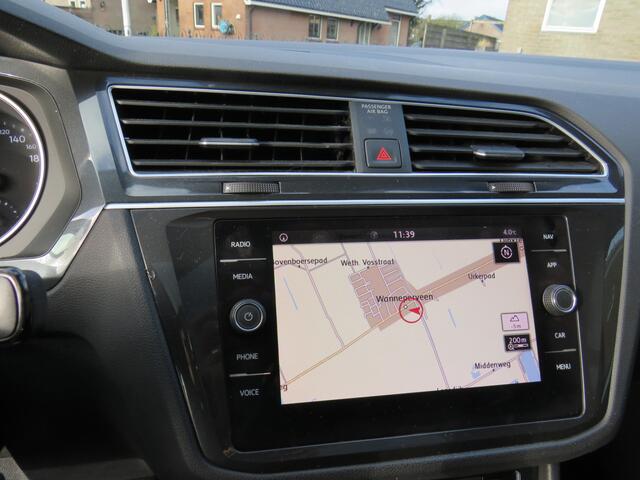 Volkswagen TIGUAN 1.5 TSI Comfortline Business * Rijklaarprijs incl. garantie * Panoramadak * Trekhaak * PDC V+A * Navi * Carplay Android