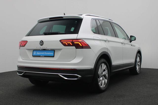 Volkswagen TIGUAN 1.5 TSI 150PK DSG Elegance | Pano | Trekhaak | IQ Light | Stoel-/achterbankverwarming | Camera | Navi | ACC | Keyless | Massage | Digital Cockpit Pro
