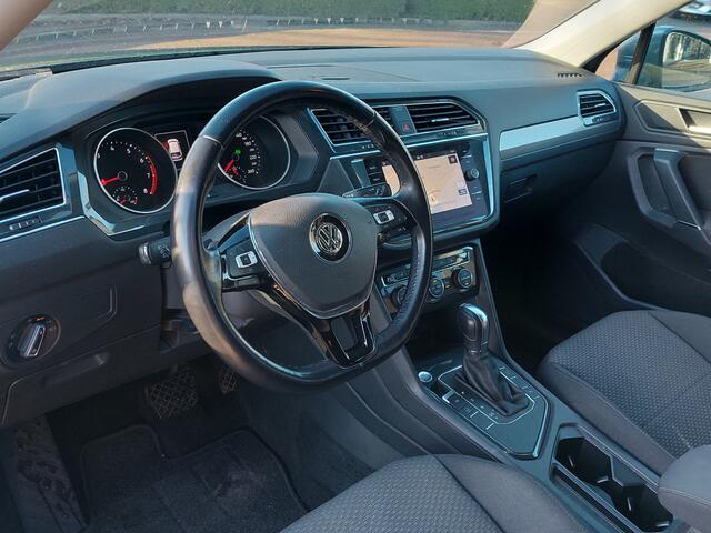 Volkswagen TIGUAN Allspace 1.5 TSI 150pk DSG Comfortline Business | Navi | Clima | Adap. Cruise | Keyless Entry | Pdc V+A | Stoelverwarming | Rijstrook+Licht+Regensensor | Privacy Glass | 17''lm | Trekhaak