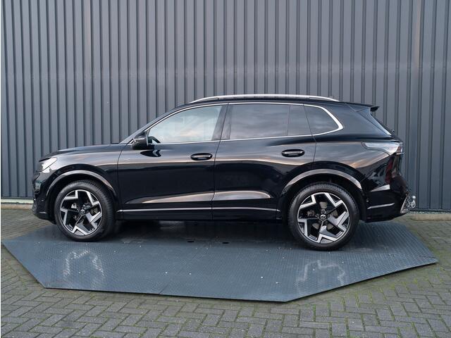 Volkswagen TIGUAN 1.5 eTSI R-Line Edition | Trekhaak wegkl. | Stoel&Stuur verw. | Prijs Rijklaar!!