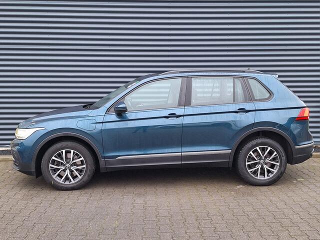 Volkswagen TIGUAN 1.4 TSI Life 245pk Plug In Hybrid PHEV | Panorama Dak | Adaptive Cruise | Navigatie | Sportstoelen + Massage | Spraakbediening |