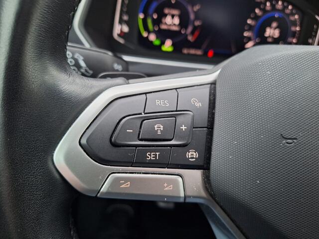 Volkswagen TIGUAN 1.4 TSI Life 245pk Plug In Hybrid PHEV | Panorama Dak | Adaptive Cruise | Navigatie | Sportstoelen + Massage | Spraakbediening |