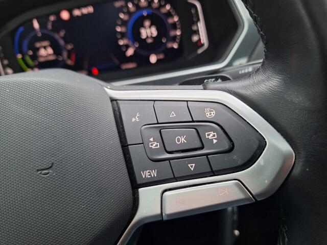 Volkswagen TIGUAN 1.4 TSI Life 245pk Plug In Hybrid PHEV | Panorama Dak | Adaptive Cruise | Navigatie | Sportstoelen + Massage | Spraakbediening |