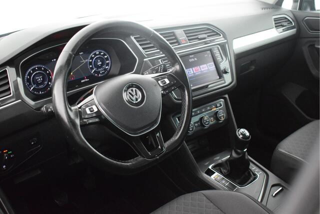 Volkswagen TIGUAN 1.4 TSI 125pk H6 Comfortline Trekhaak Stoelverwarming Virtual Cockpit Navigatie