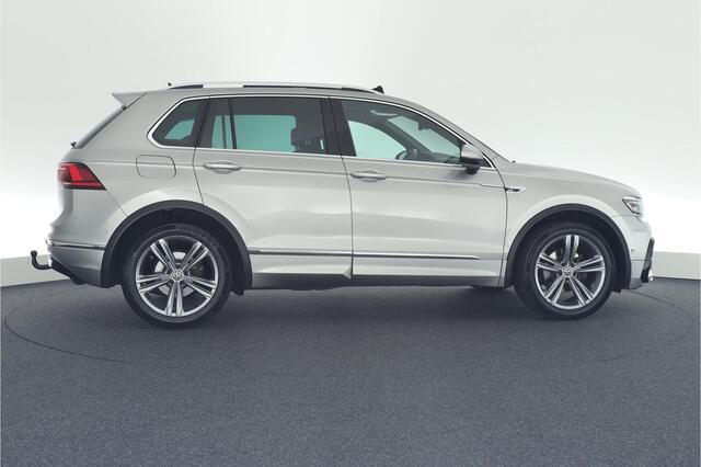 Volkswagen TIGUAN 1.5 TSI 150pk ACT DSG R-Line Highline Panoramadak Trekhaak Virtual Cockpit Camera Navigatie Led ACC DCC