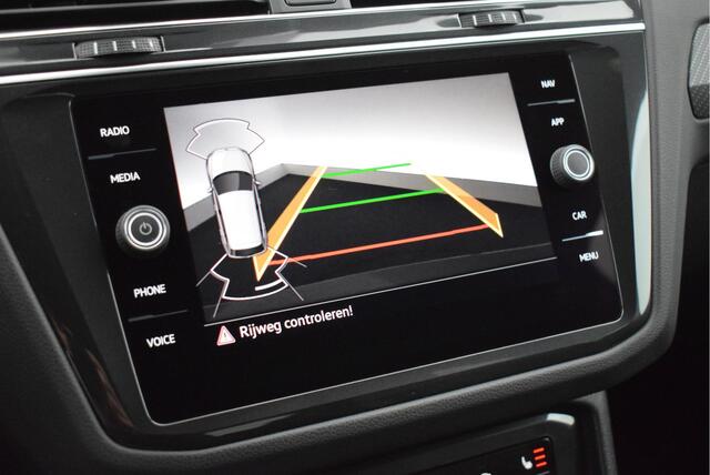 Volkswagen TIGUAN 1.4 TSI 245pk eHybrid 2x R-Line Black Style Camera Stoelverwarming Virtual Cockpit IQ.Light Panoramadak