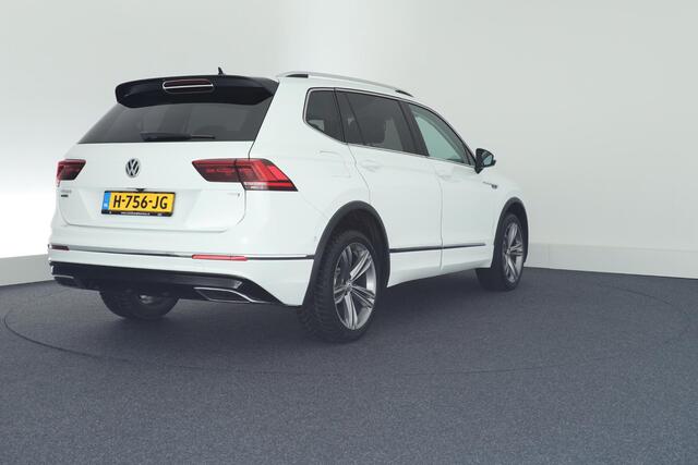 Volkswagen TIGUAN Allspace 1.5 TSI 150pk DSG R-Line Highline 7Pers. 360Camera Panoramadak Keyless Virtual Cockpit Navigatie