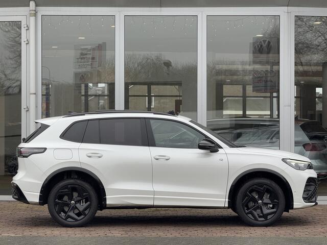 Volkswagen TIGUAN 1.5 eHybrid R-Line Edition | Trekhaak | Leer