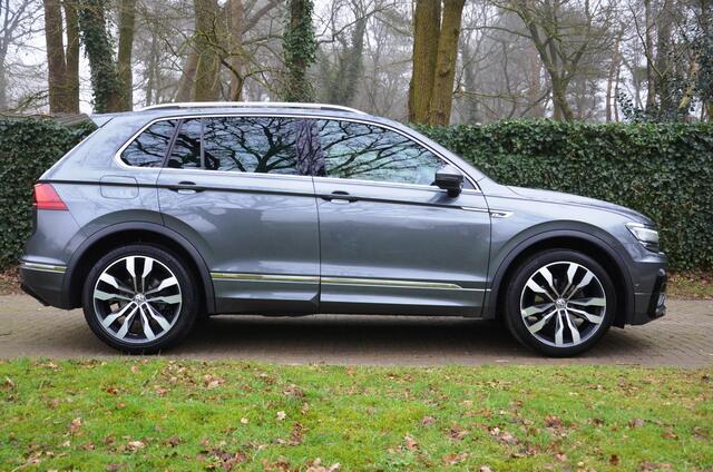 Volkswagen TIGUAN 1.5 TSI ACT Highline Business R Line Automaat/Virtueel-Dashbord/Navi/Pdc/Ecc/Led/Stoelverwarming/Panoramadak/20-Inch Lmv/Privacy-Glass/R Line Binnen & buiten/Achteruitrijcamera