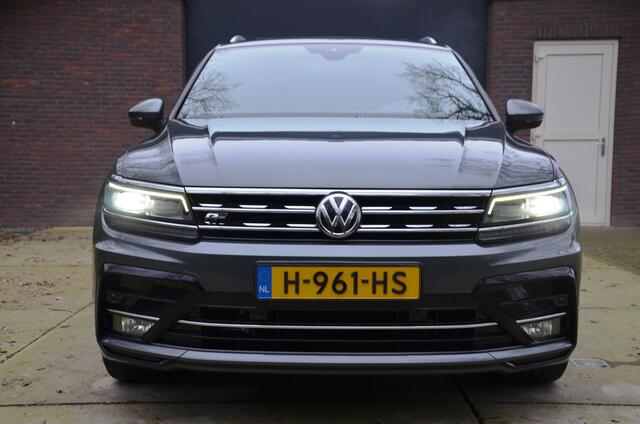 Volkswagen TIGUAN 1.5 TSI ACT Highline Business R Line Automaat/Virtueel-Dashbord/Navi/Pdc/Ecc/Led/Stoelverwarming/Panoramadak/20-Inch Lmv/Privacy-Glass/R Line Binnen & buiten/Achteruitrijcamera