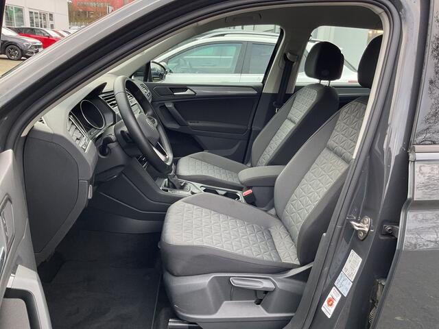 Volkswagen TIGUAN 2.0 TDI 4Motion 150 PK DSG ACC Navi Matrix LED Climate Control PDC