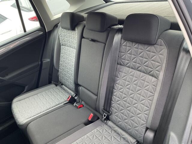 Volkswagen TIGUAN 2.0 TDI 4Motion 150 PK DSG ACC Navi Matrix LED Climate Control PDC