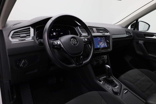 Volkswagen TIGUAN 2.0 TSI 190PK DSG 4Motion Highline Business R / R-Line | Pano | Trekhaak | Stoelverwarming | Camera | Navi | ACC | Alcantara | Virtual Cockpit