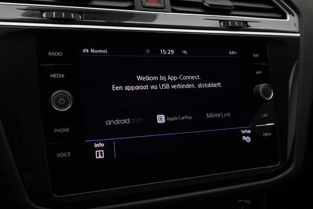 Volkswagen TIGUAN 2.0 TSI 190PK DSG 4Motion Highline Business R / R-Line | Pano | Trekhaak | Stoelverwarming | Camera | Navi | ACC | Alcantara | Virtual Cockpit