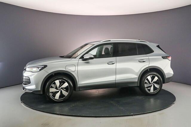 Volkswagen TIGUAN Life Edition 1.5 eHybrid 204pk DSG Automaat Adaptive cruise control, Elektrische achterklep, Achteruitrijcamera, Stoelverwarming, Parkeersensoren, Stuurwiel verwarmd, LED koplampen