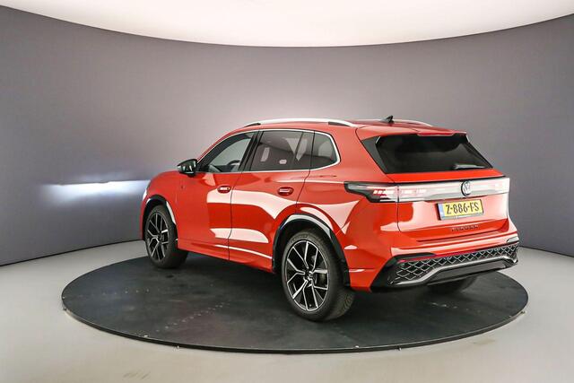 Volkswagen TIGUAN R-Line Business 1.5 eTSI 150pk DSG Automaat Adaptive cruise control, 360 camera, Harman Kardon audio, Elektrische achterklep, Navigatie, Achteruitrijcamera, LED verlichting