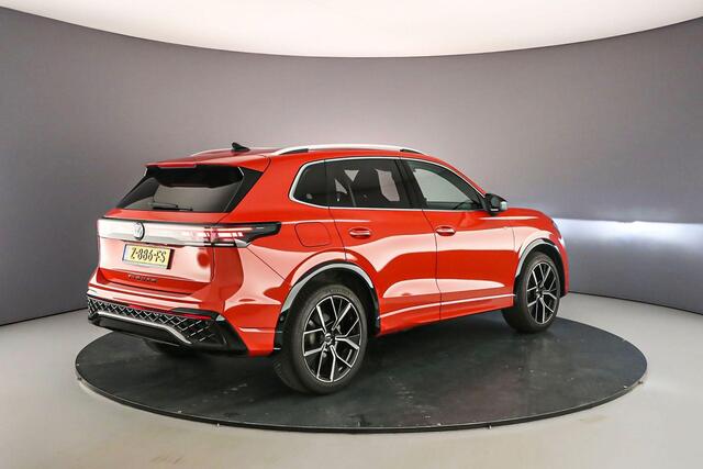 Volkswagen TIGUAN R-Line Business 1.5 eTSI 150pk DSG Automaat Adaptive cruise control, 360 camera, Harman Kardon audio, Elektrische achterklep, Navigatie, Achteruitrijcamera, LED verlichting