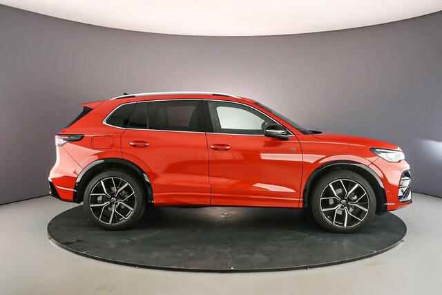 Volkswagen TIGUAN R-Line Business 1.5 eTSI 150pk DSG Automaat Adaptive cruise control, 360 camera, Harman Kardon audio, Elektrische achterklep, Navigatie, Achteruitrijcamera, LED verlichting
