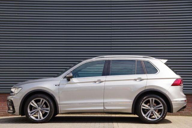 Volkswagen TIGUAN 1.5 TSI ACT Highline Business R-Line AUT. PANO, LED, LEDER, ACC, VIRTUAL COCKPIT, NAVI, PARKEERSENSOREN, CLIMA, 19'' LMV, NL AUT