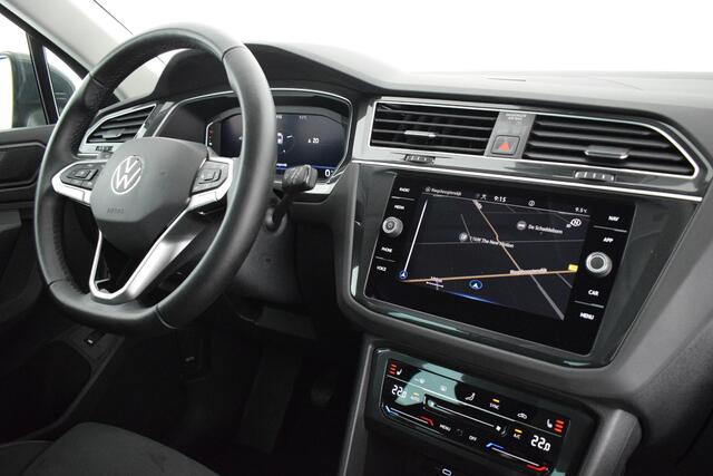 Volkswagen TIGUAN 1.5 TSI 150pk H6 Life Business Trekhaak Camera Stoelverwarming Navigatie