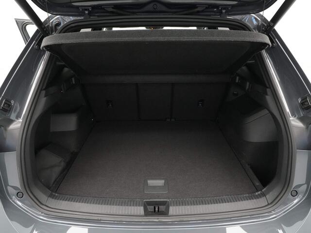 Volkswagen TIGUAN 1.5 eTSI R Line Business Navigatie Camera Stoelverwarming Trekhaak