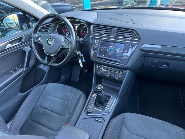 Volkswagen TIGUAN 1.4 TSI 4Motion Highline LED, Panorama, Camera, 18Inch, TrHaak