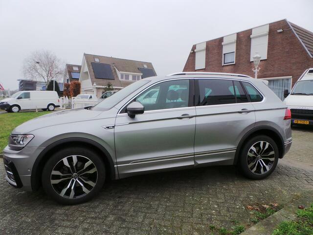 Volkswagen TIGUAN 1.4 TSI 4 Motion 3 X R-line Highline Pano,Gr Navi,Leder,Enz enz wij verkopen deze auto voor een klant