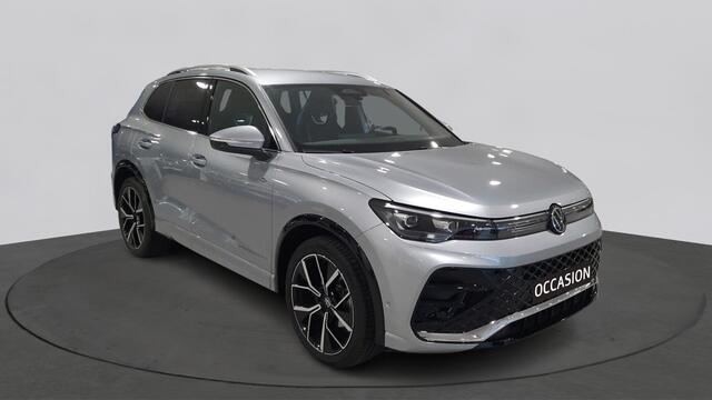Volkswagen TIGUAN 1.5 eTSI R-Line Business | Trekhaak | Assistance Pakket | Comfort pakket