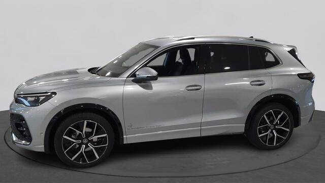 Volkswagen TIGUAN 1.5 eTSI R-Line Business | Trekhaak | Assistance Pakket | Comfort pakket