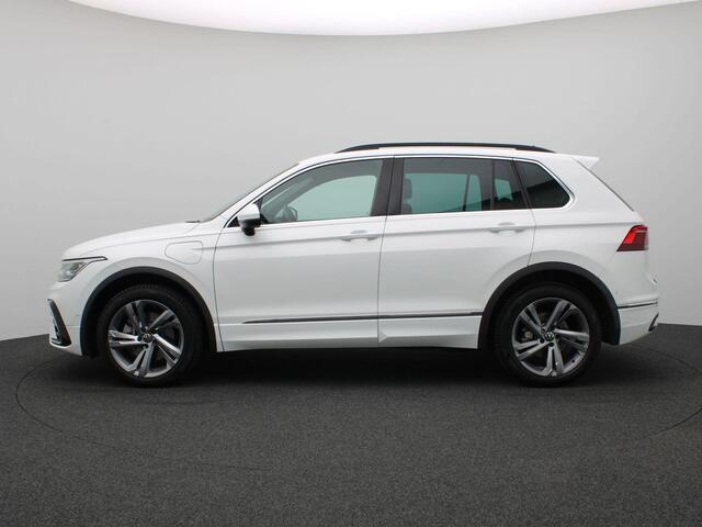 Volkswagen TIGUAN 1.4 TSI eHybrid R-Line Business+ 245PK DSG Adaptieve Cruise Controle, Alarm, Keyless, Matrix-LED Verlichting, Elektr. Achterklep, 360gr. Camera, Trekhaak, 19" LM Velgen