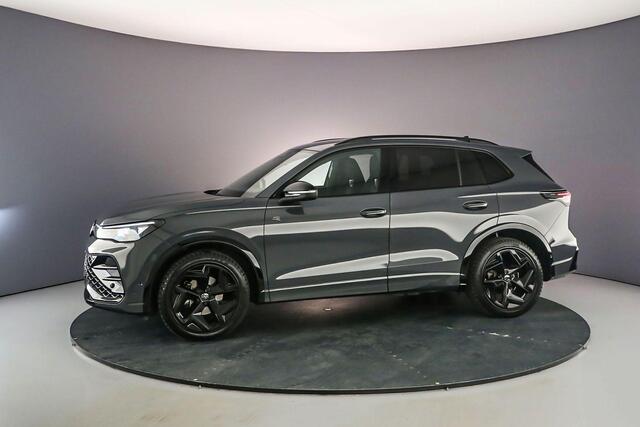 Volkswagen TIGUAN R-Line Edition 1.5 eTSI 150pk DSG Automaat Black Style, Adaptive cruise control, Elektrische achterklep, LED matrix koplampen, Navigatie, 360 camera, Parkeer assistent