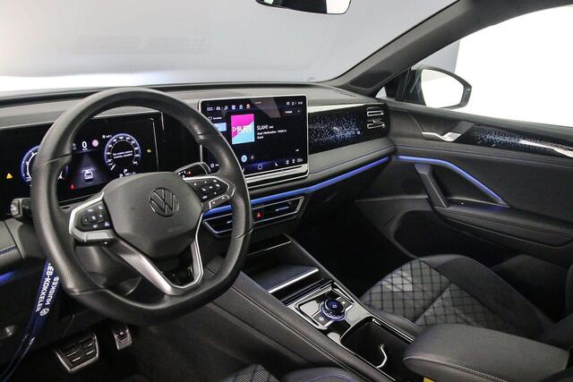 Volkswagen TIGUAN R-Line Edition 1.5 eTSI 150pk DSG Automaat Black Style, Adaptive cruise control, Elektrische achterklep, LED matrix koplampen, Navigatie, 360 camera, Parkeer assistent