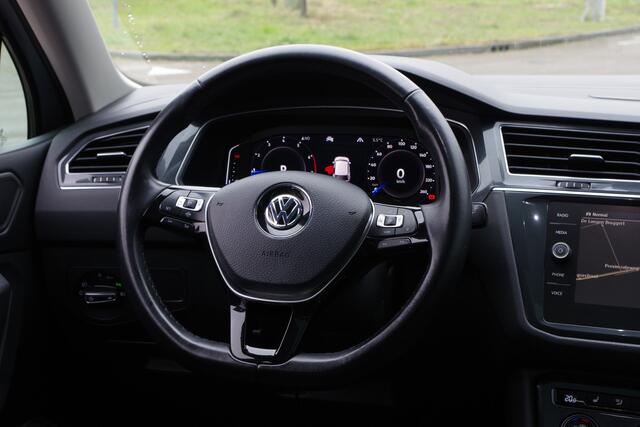 Volkswagen TIGUAN Allspace 1.5 TSI 150 PK Automaat R-Line Highline Business, Panoramdak, Elekt. Trekhaak, Adap. Cruise Control, Leder