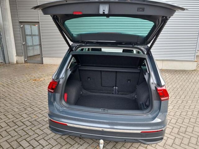 Volkswagen TIGUAN 2.0 TDI 150 PK DSG ACC Panoramadak Trekhaak Navi LED 18 Inch