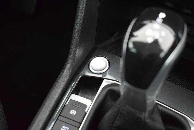 Volkswagen TIGUAN 1.5 TSI 150pk DSG Elegance Keyless Camera Virtual Cockpit Navigatie