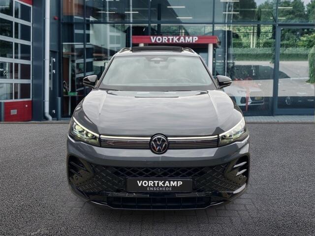 Volkswagen TIGUAN 1.5 TSI EHYBRID R-LINE BLACK-OPTIK PANO-DAK/TREKHAAK/LEDER/360-C