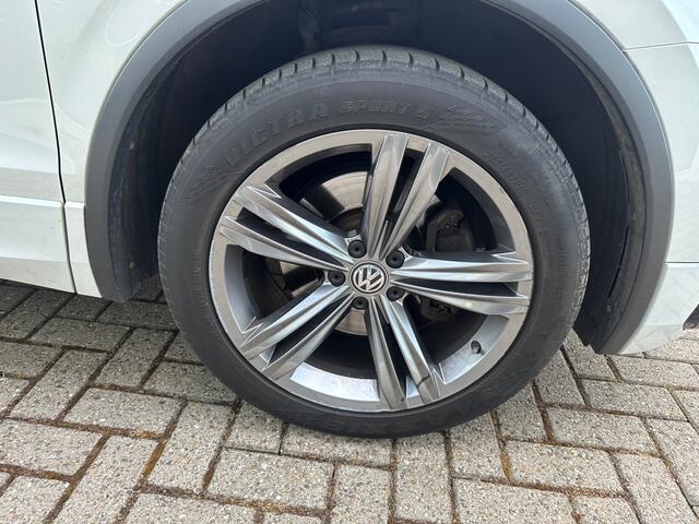 Volkswagen TIGUAN 2.0 TSI 4Motion Highline 221 PK |