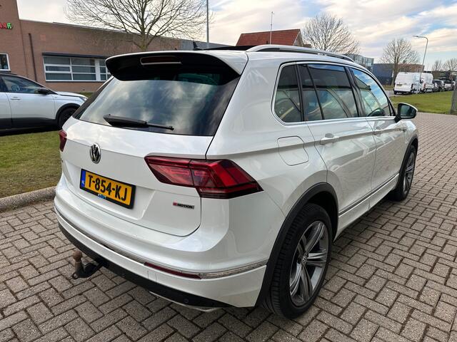 Volkswagen TIGUAN 2.0 TSI 4Motion Highline 221 PK |