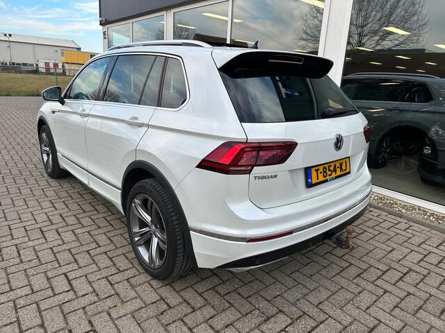 Volkswagen TIGUAN 2.0 TSI 4Motion Highline 221 PK |