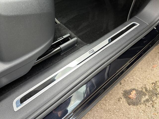 Volkswagen TIGUAN Allspace 1.5 TSI 150pk DSG R-Line | Black line | Trekhaak | Keyless | Camera | Rijklaar incl. 1 jaar Bovag garantie