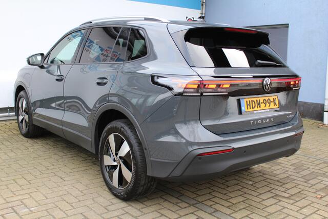 Volkswagen TIGUAN 1.5 eHybrid Life Edition 204 PK | Direct leverbaar!! | Elektrische kofferklep | Achteruitrijcamera | Stoel/stuurverwarming | Stoelverwarming achterbank | Apple CarPlay/Android Auto | Parkeersensoren V+A | Adaptive cruise controle | Digital cockpit | Keyl